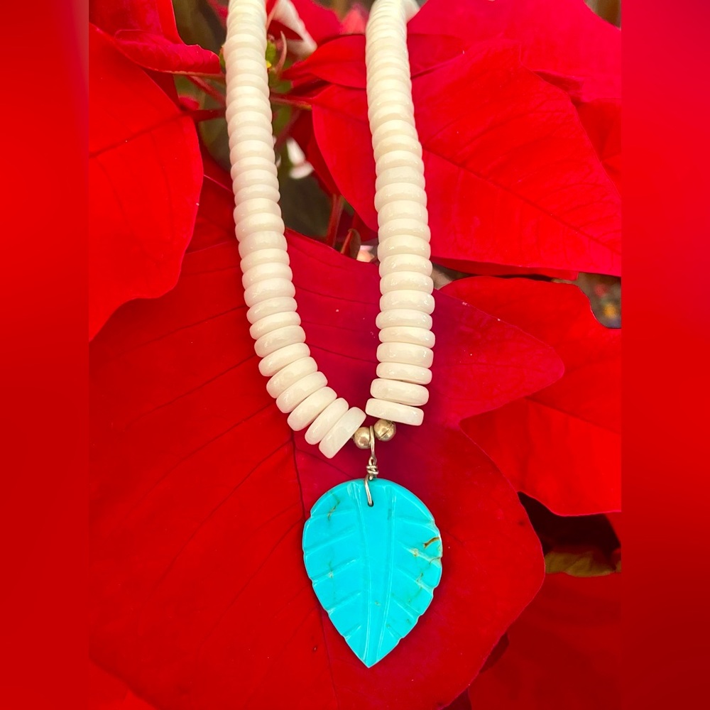 Native American Shell Disc and Turquoise Necklace - Picture 3 of 16